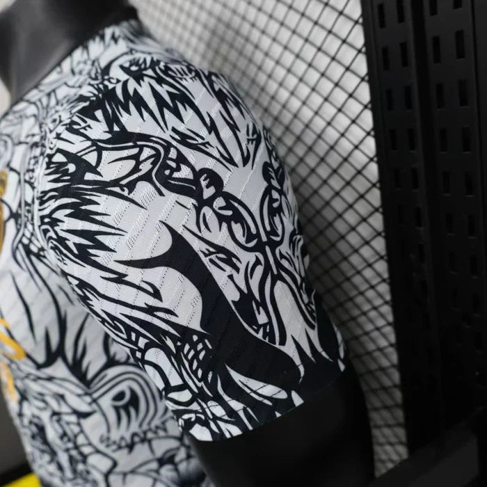 Real Madrid "Dragón Mítico" Limited Jersey