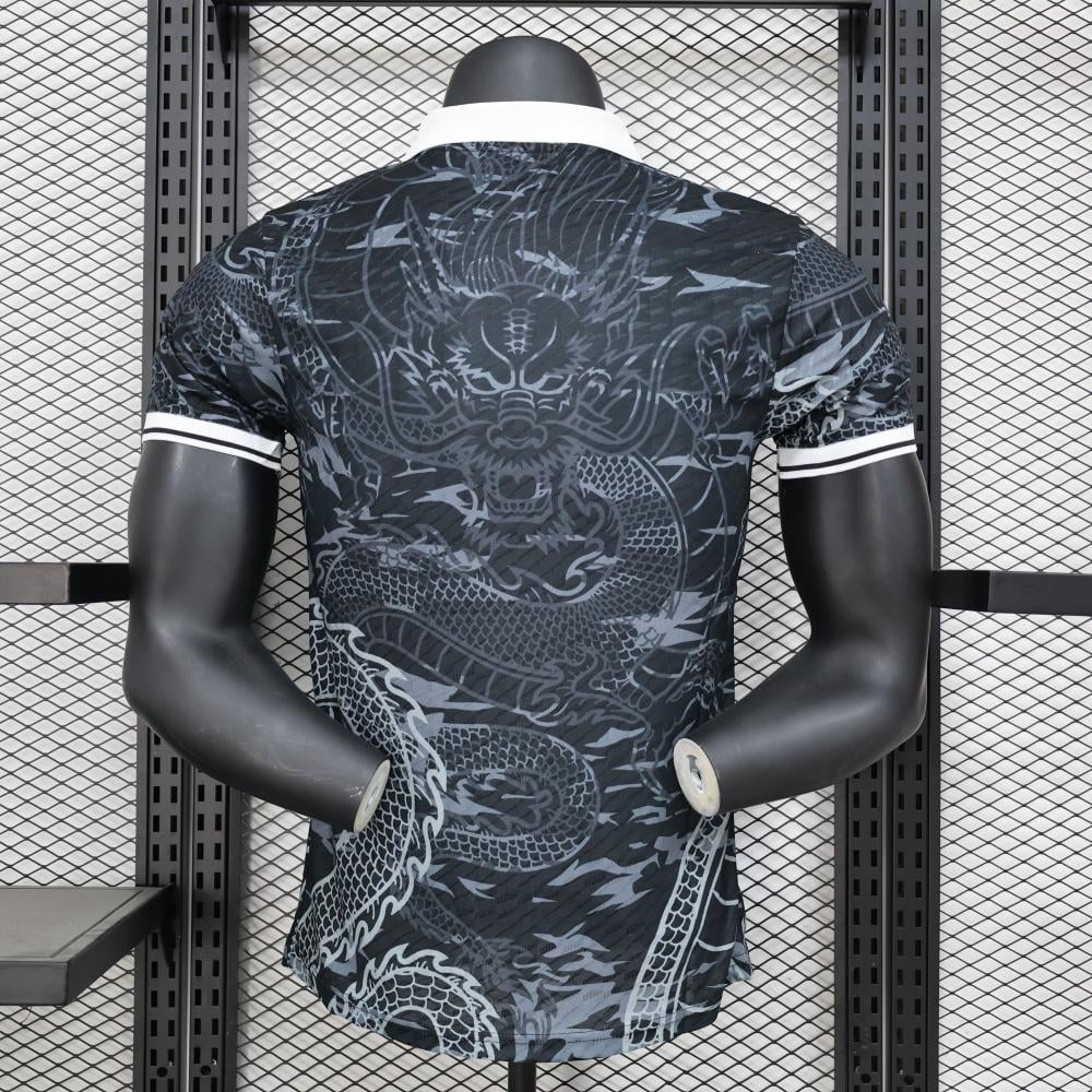 Real Madrid "Dragón Negro" Limited Jersey