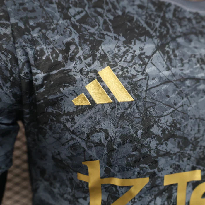 Manchester United "Midnight Thunder" Limited Jersey