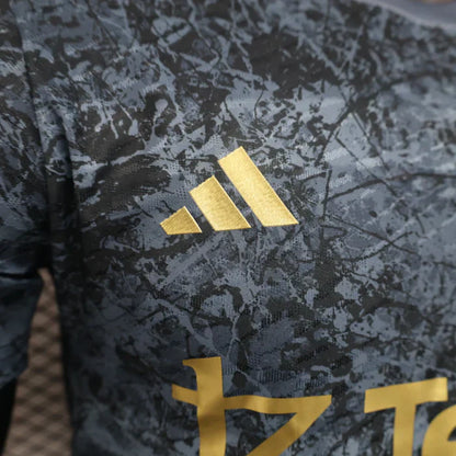 Manchester United "Midnight Thunder" Limited Jersey